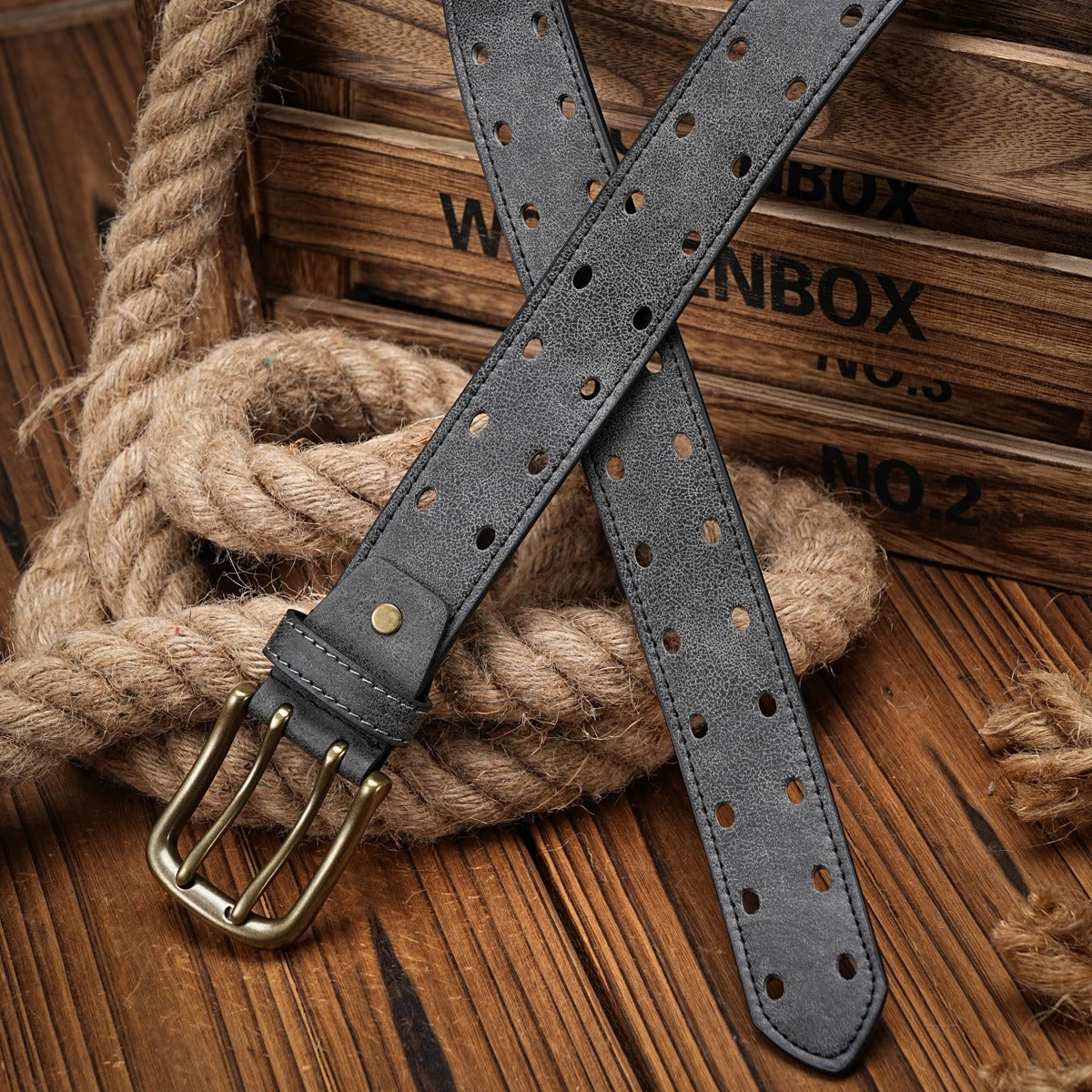 Elegant Dakota belt for a sophisticated style