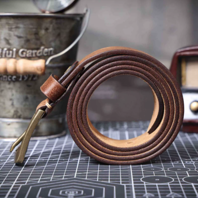 Elegant and refined Amalfi leather cattle hat