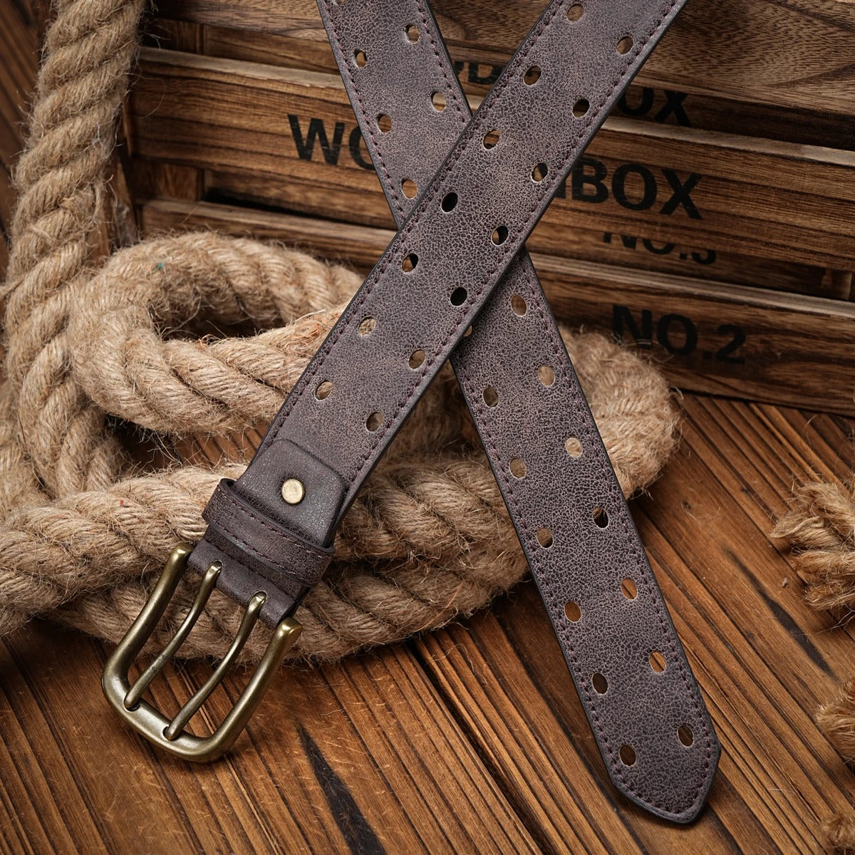 Elegant Dakota belt for a sophisticated style