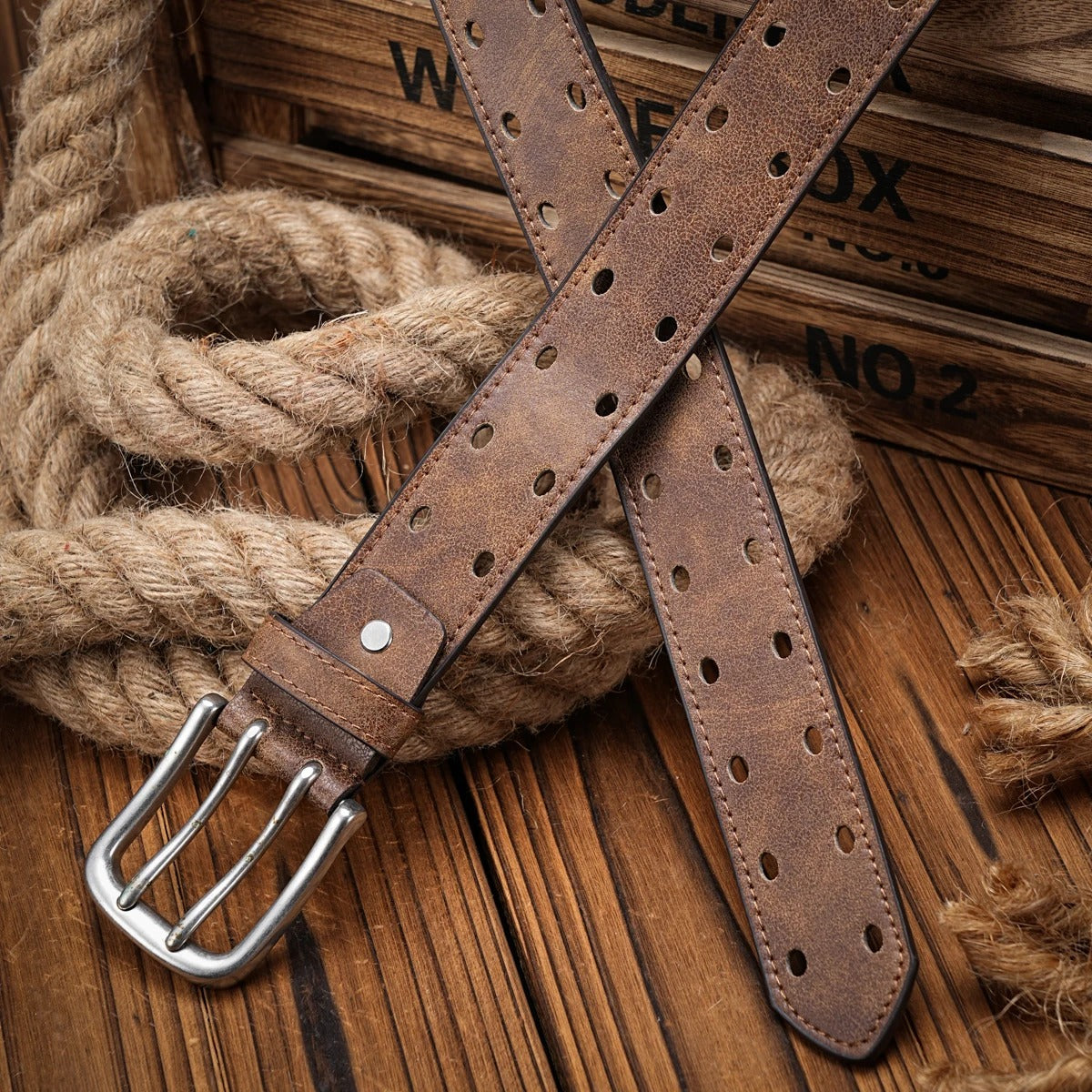 Elegant Dakota belt for a sophisticated style