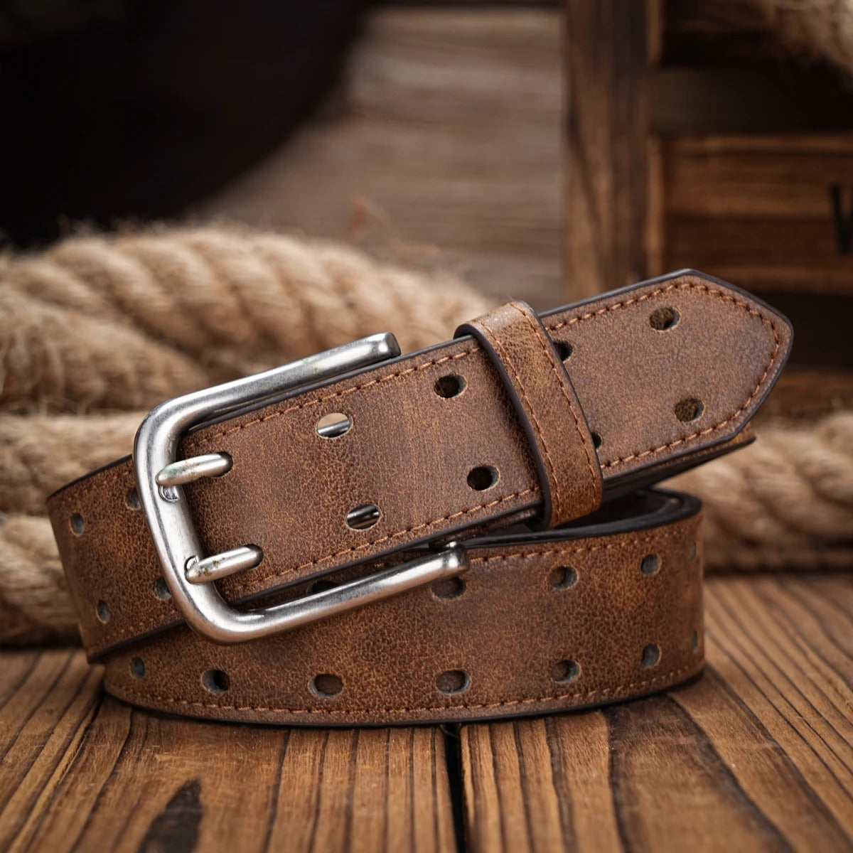 Elegant Dakota belt for a sophisticated style