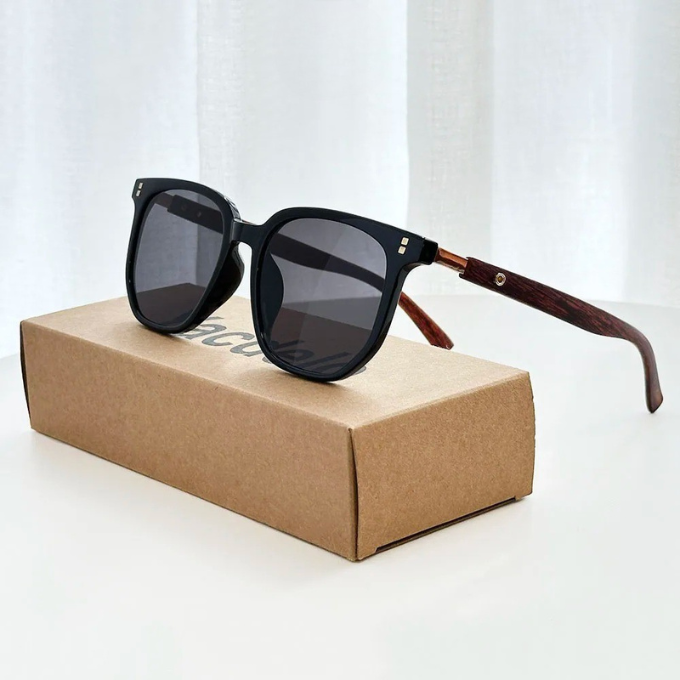 Crownwood stilfuld solbrille til ultimativ beskyttelse og mode