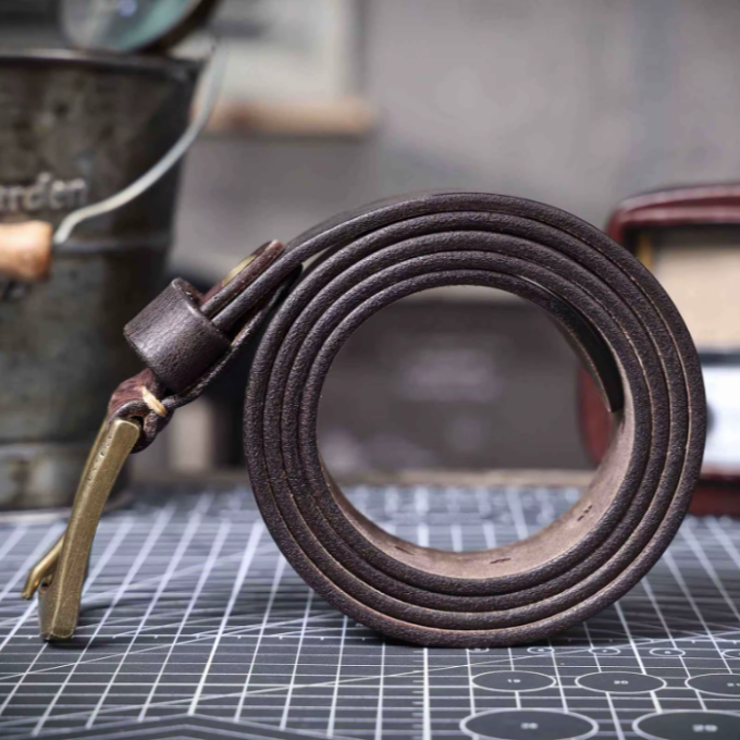 Elegant and refined Amalfi leather cattle hat