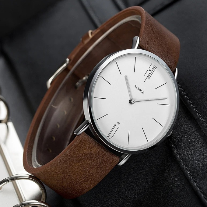 Luxury watch in cowhide leather from Sterling to ensure elegance and quality