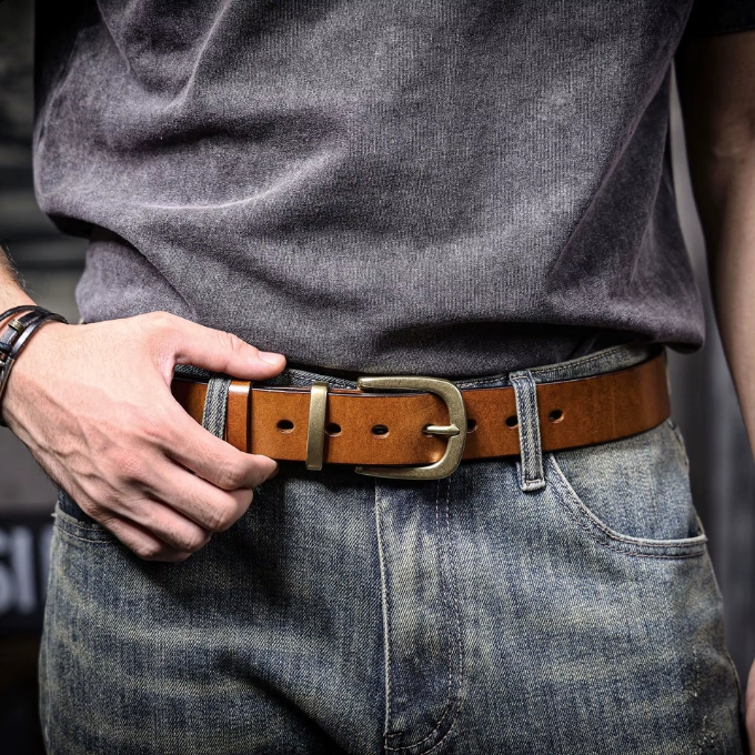Harlan full grain leather belt for an elegant and durable look