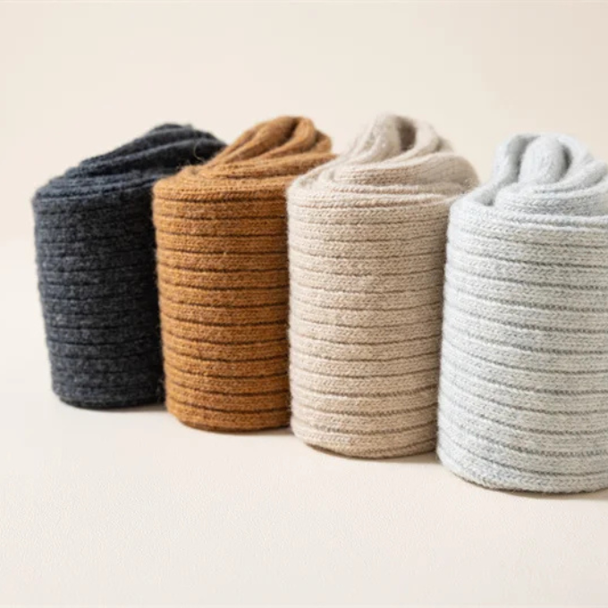 Lækre vinterstrømper til hyggelige aftener ved pejsen