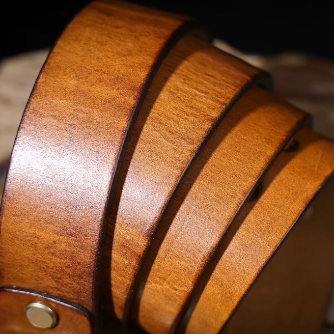 Harlan full grain leather belt for an elegant and durable look