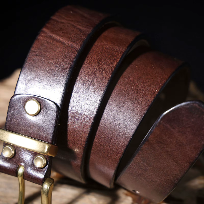 Harlan full grain leather belt for an elegant and durable look