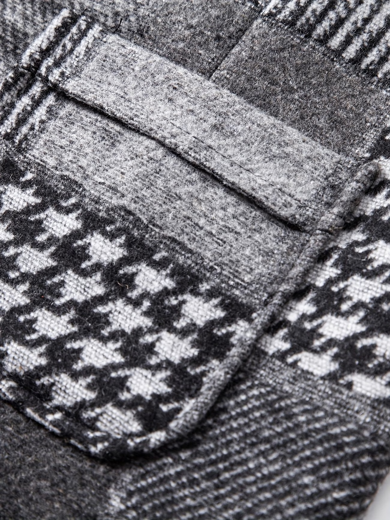 RAVNHOLM | Tweed-vest med sildebensmønster