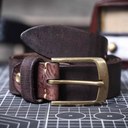 Elegant and refined Amalfi leather cattle hat