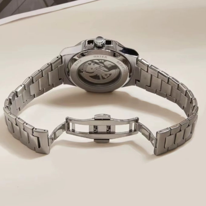 Carbonline Watch - Elegance and Precision on Your Wrist